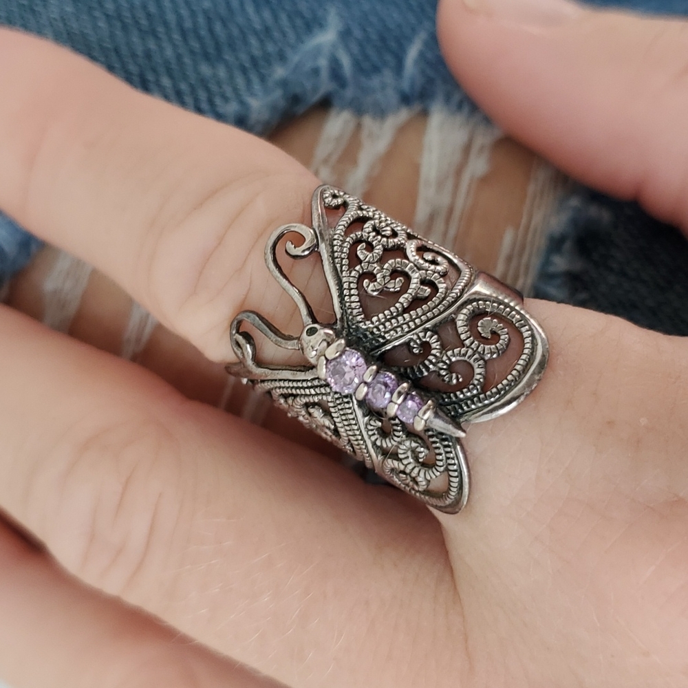Butterfly ring